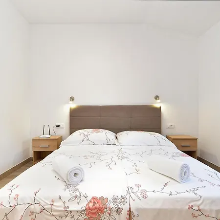 Ferienhaus House Suljo 2219