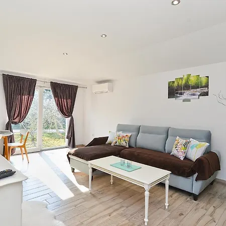 Holiday home House Suljo 2219 Galizana